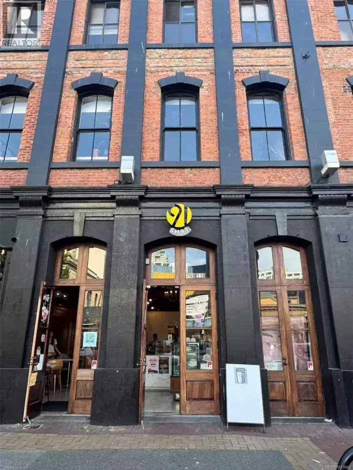 110 759 Yates St, Victoria