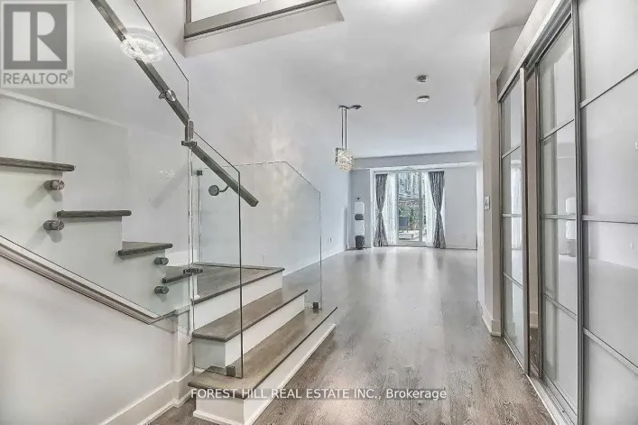 110 - 7608 YONGE STREET, Vaughan