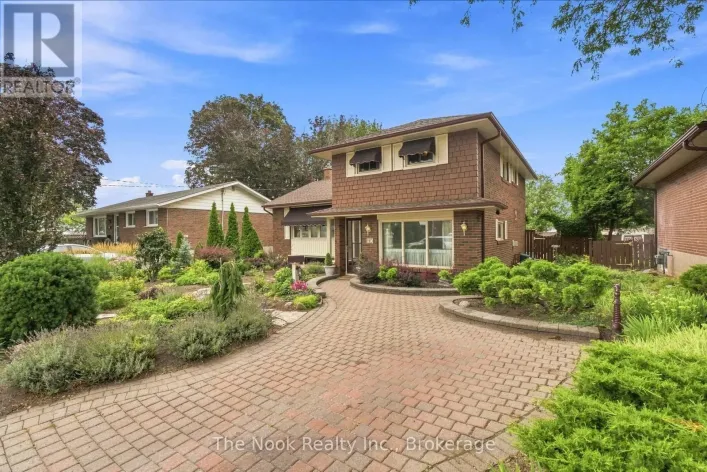110 BOWMAN AVENUE, Whitby
