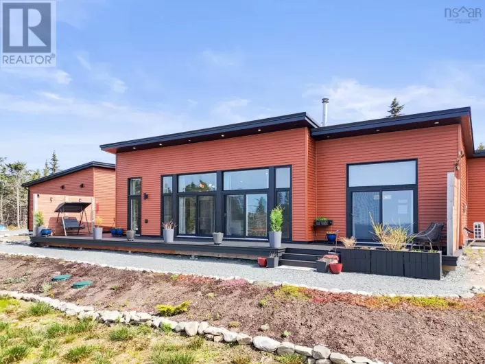 110 Kaakwogook Way, Clam Bay