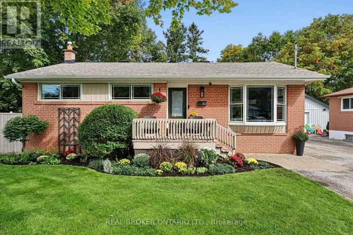 110 MURRAY DRIVE, Aurora