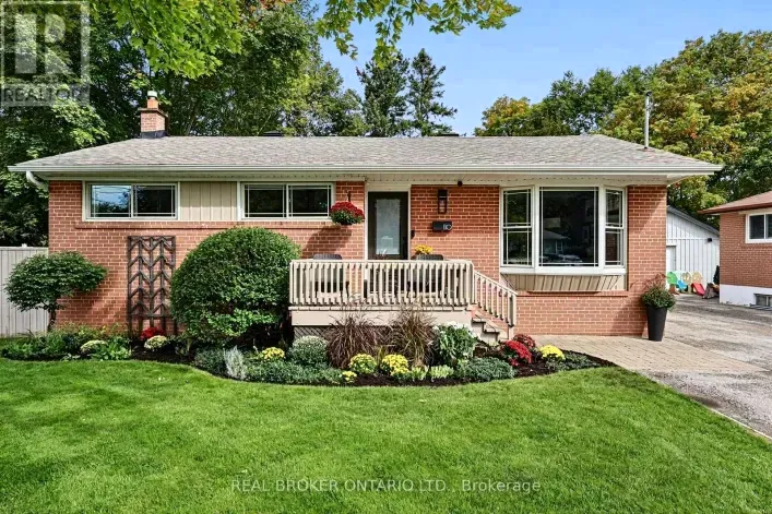 110 MURRAY DRIVE, Aurora