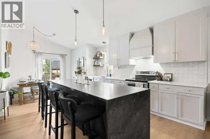 110 West Lakeview Crescent, Chestermere