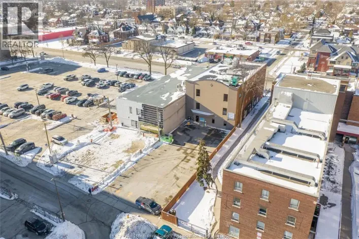 1100 OUELLETTE AVENUE, Windsor