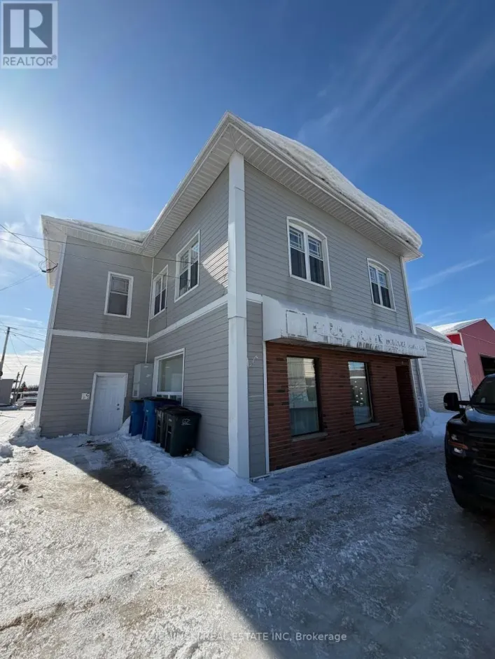 110-112 THIRD STREET W, Cochrane