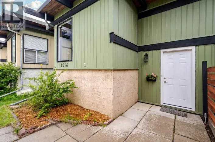 11016 5 Street SW, Calgary