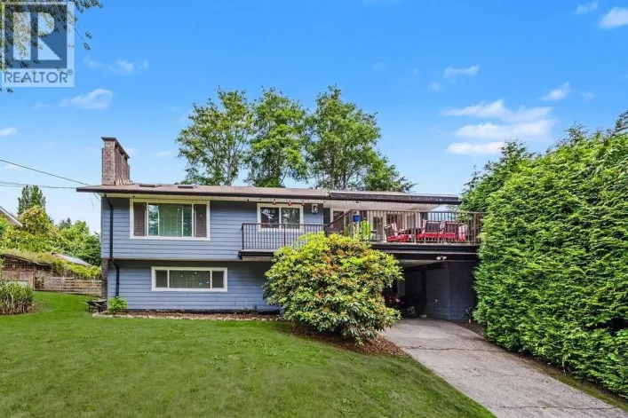 1102 GRANDVIEW ROAD, Gibsons