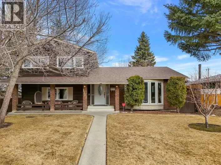 1102 Lake Christina Way SE, Calgary