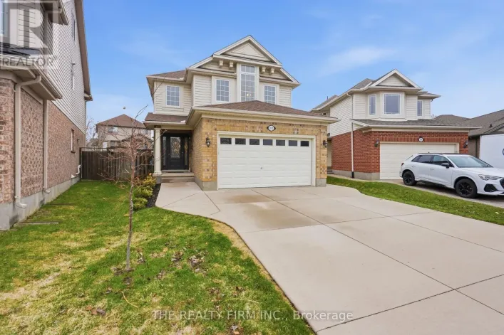 1102 PLEASANTVIEW DRIVE, London North
