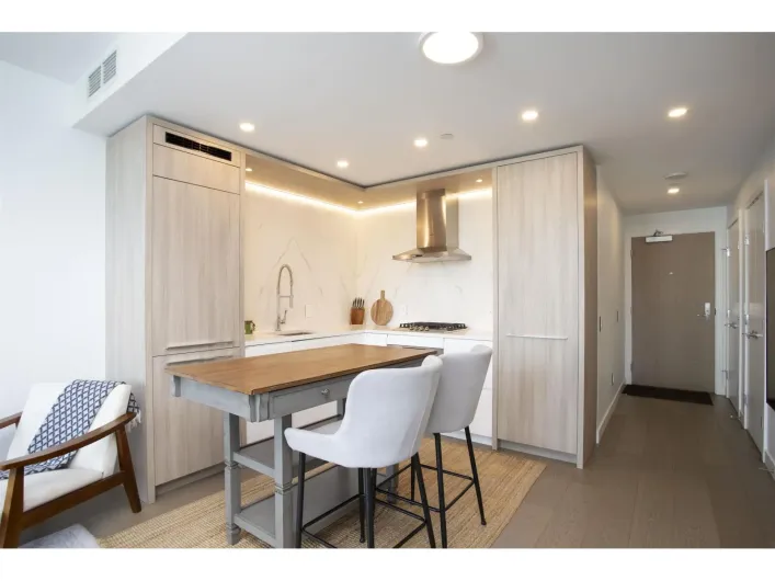 1103 15165 THRIFT AVENUE, White Rock