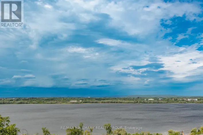 1104 - 485 RICHMOND ROAD, Ottawa