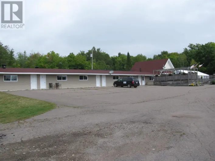 1104 Highway 17 North, Fisher Township