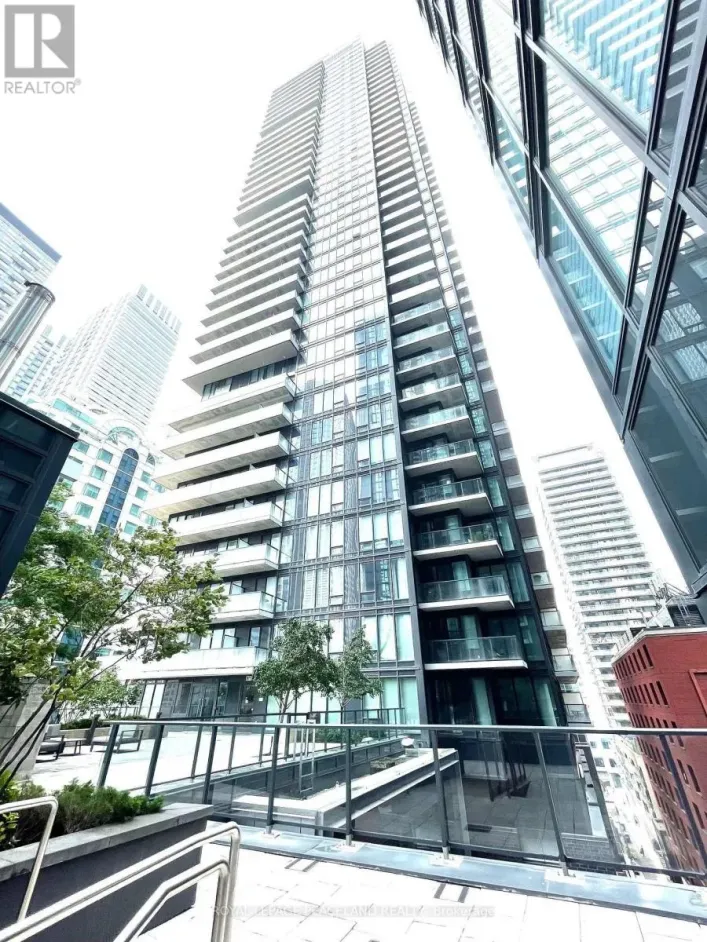 1105 - 125 BLUE JAYS WAY, Toronto