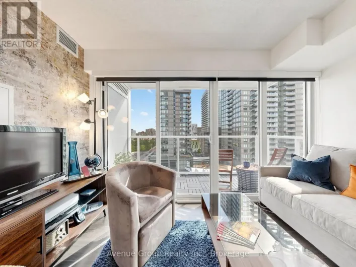 1105 - 19 BATHURST STREET, Toronto