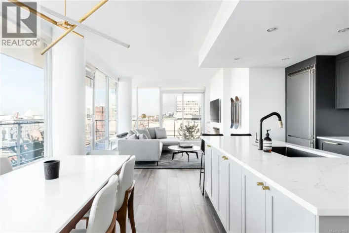 1105 707 Courtney St, Victoria