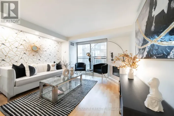 1105 - 75 DALHOUSIE STREET, Toronto