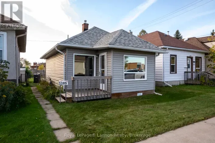 1105 BROWN STREET, Thunder Bay