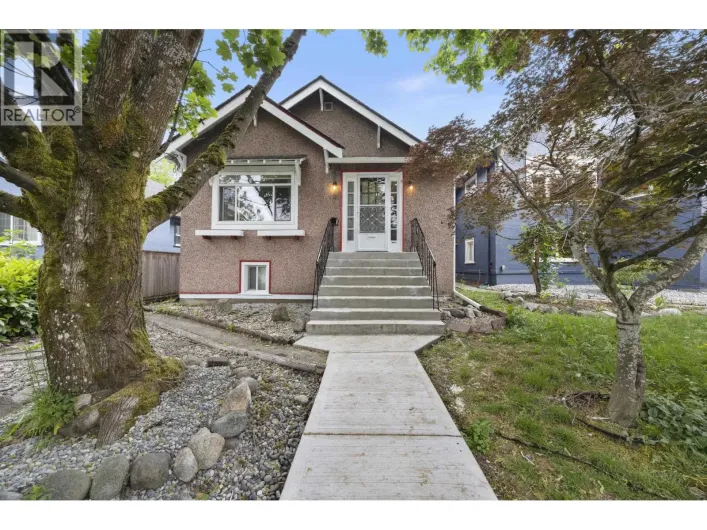 1105 HAMILTON STREET, New Westminster