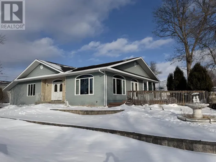 1105 NELSON ST, FORT FRANCES