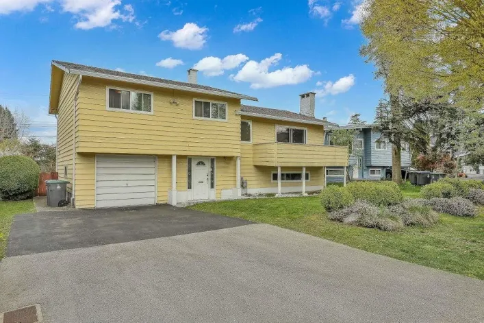 11050 SWAN CRESCENT, Surrey