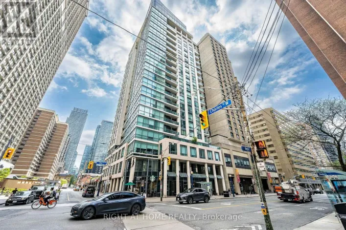 Apartment for sale: 1106 - 1121 BAY STREET, Toronto