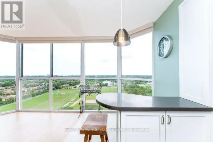 1106 - 880 DUNDAS STREET W, Mississauga