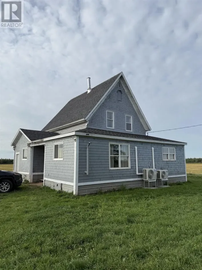 1106 Locke Road, Haliburton