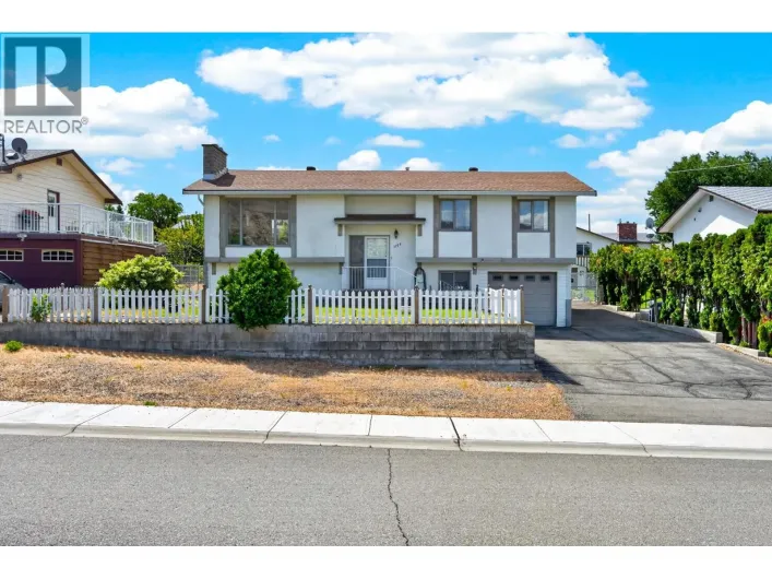 1106 Maclean Crescent, Cache Creek