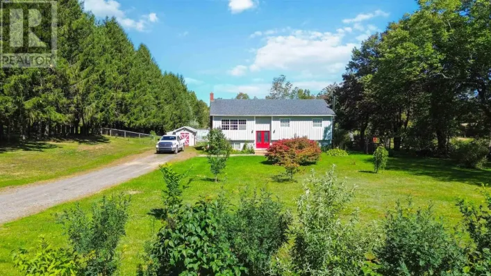 1106 Tetzlaff Road, Canaan