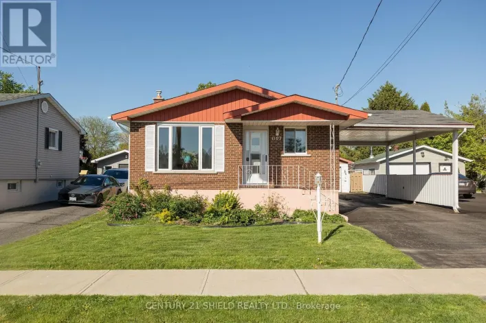 1107 GRAND AVENUE, Cornwall