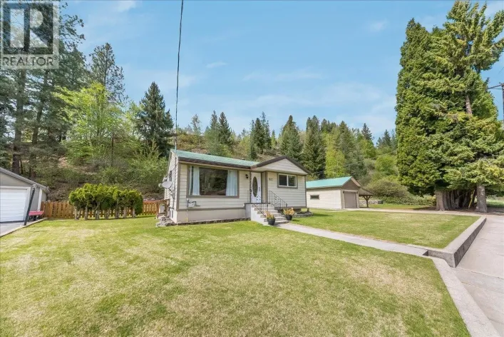 1107 Marianna Crescent, Trail