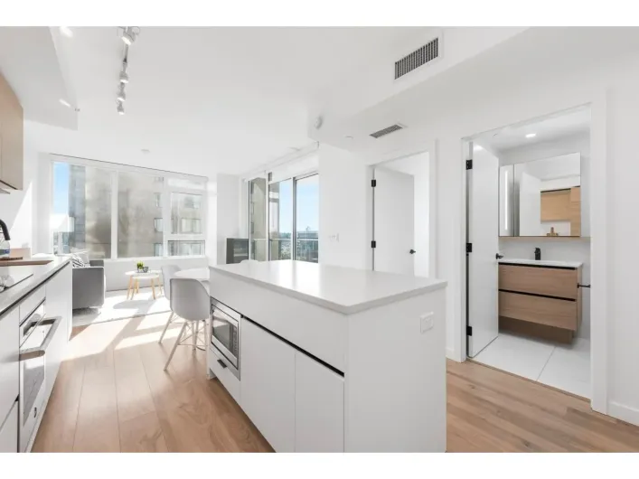 1108 10448 UNIVERSITY DRIVE, Surrey