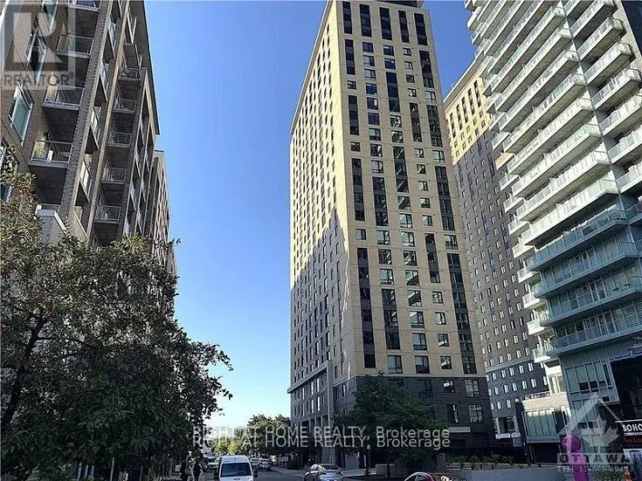 1108 - 105 CHAMPAGNE AVENUE S, Ottawa