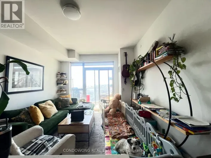 Apartment for rent: 1108 - 501 ST CLAIR AVENUE W, Toronto