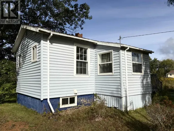 1108 Highway 2, Hilden