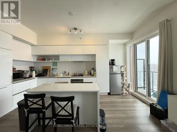 111 - 10 STECKLEY HOUSE LANE, Richmond Hill