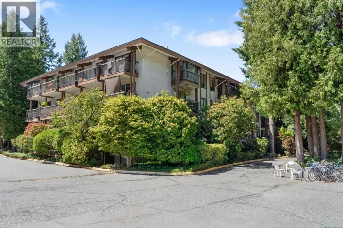 111 1005 McKenzie Ave, Saanich