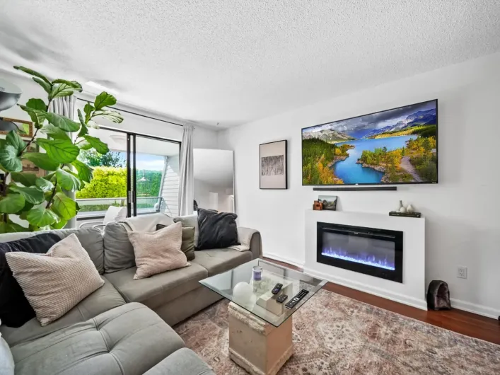 111 1341 GEORGE STREET, White Rock
