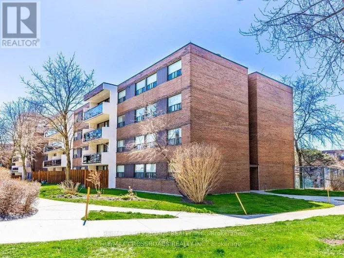 111 - 20 SUNRISE AVENUE, Toronto