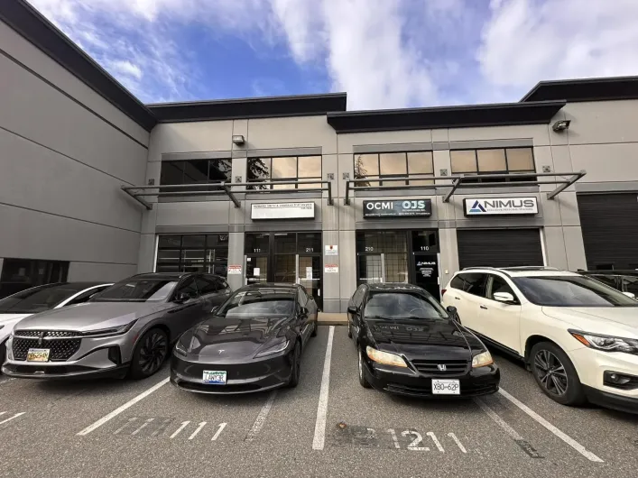 111 & 211 15272 CROYDON DRIVE, Surrey