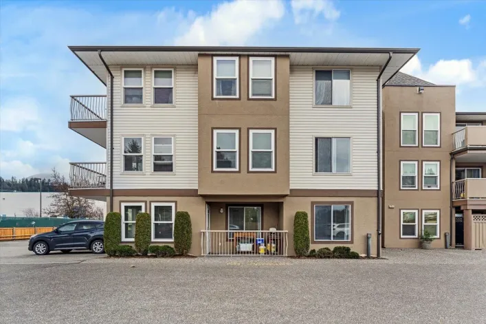 111 45702 WATSON ROAD|Garrison Crossing, Chilliwack