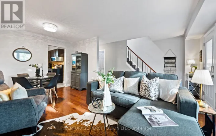 111 - 57 GOLDEN APPLEWAY, Toronto