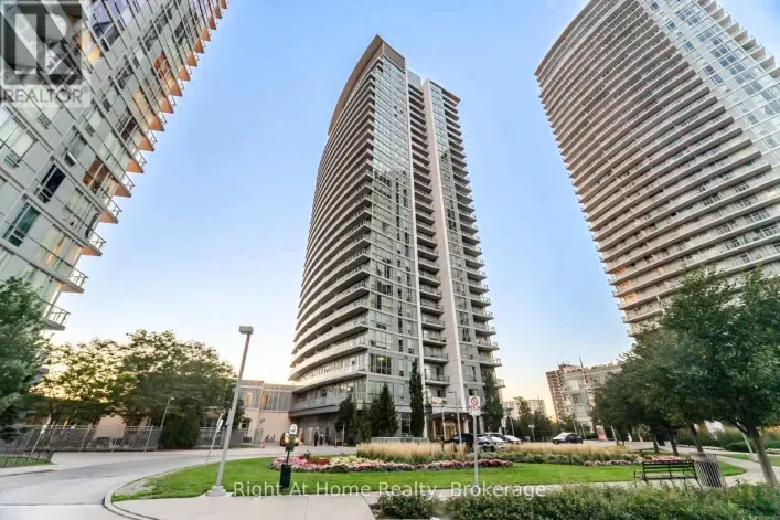 Apartment for rent: 111 - 66 FOREST MANOR ROAD, Toronto
