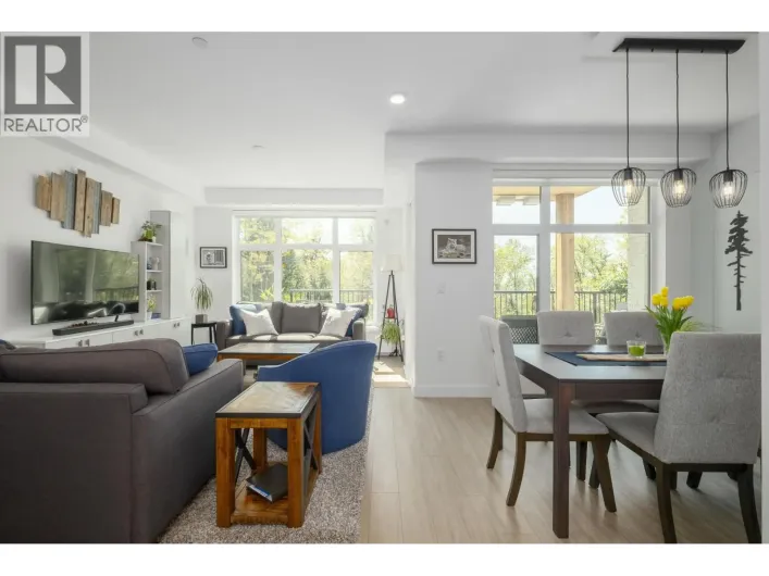 111 747 E 3RD STREET, North Vancouver