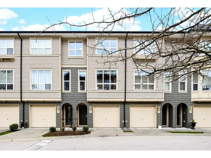 111 7938 209 STREET, Langley