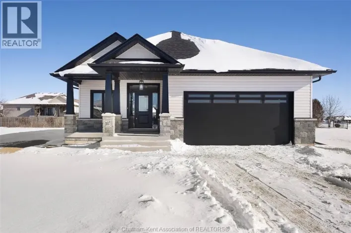 111 Fenceline DRIVE, Chatham