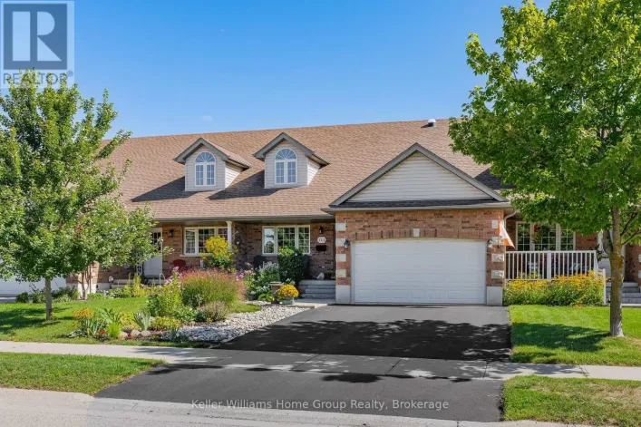 111 HALLS DRIVE, Centre Wellington