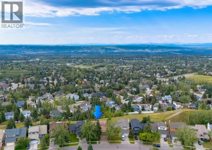 111 Hawksbrow Drive NW, Calgary