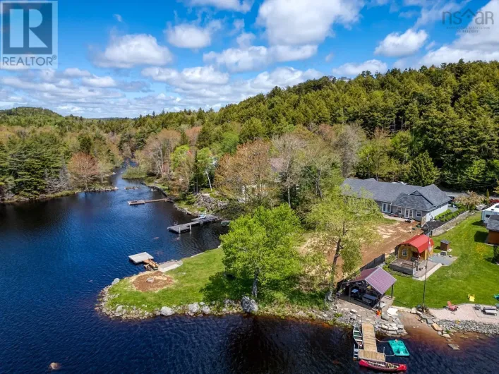 111 River Drive, Lake Echo