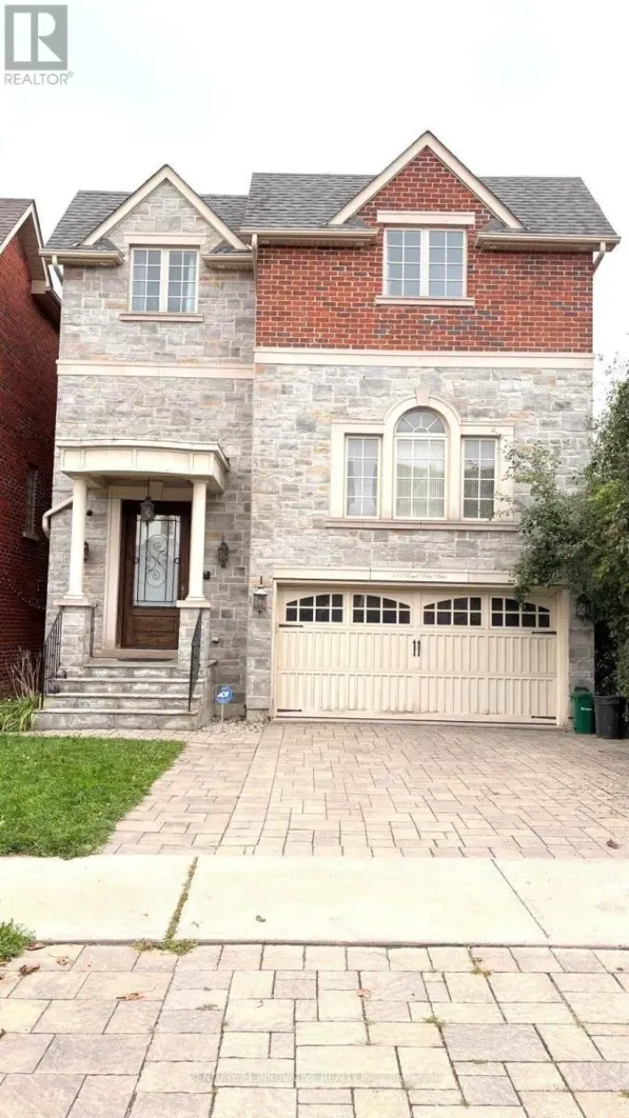 111 ROYAL PALM DRIVE, Vaughan